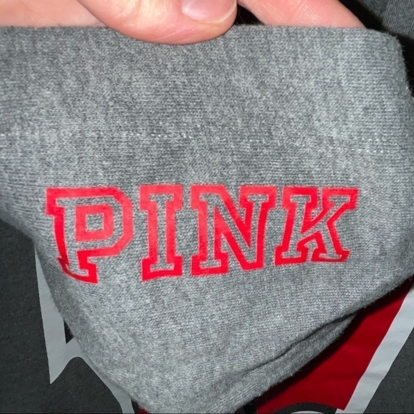 PINK Victoria’s Secret Wisconsin Badgers Hoodie Sweatshirt Size Extra Small - Picture 12 of 13